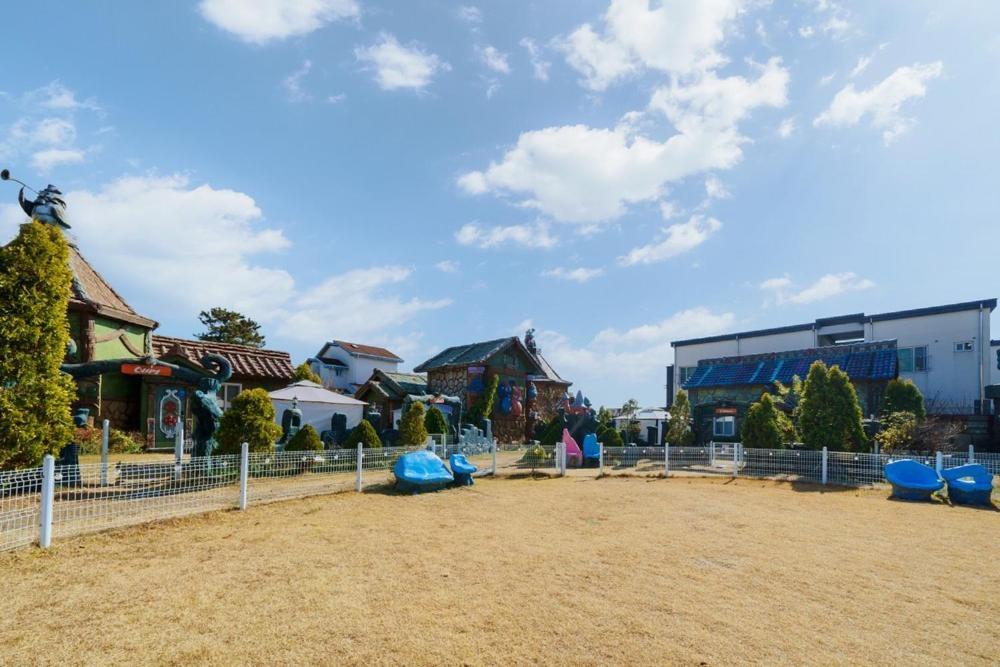 Lala Land Pet Friendly Pension Gyeongju Exterior photo