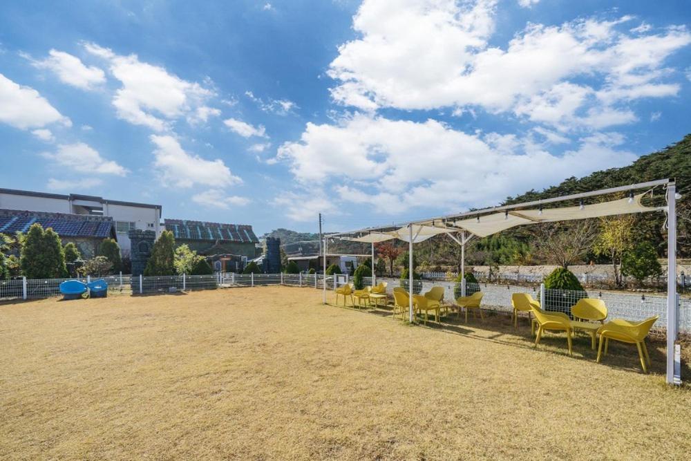 Lala Land Pet Friendly Pension Gyeongju Exterior photo